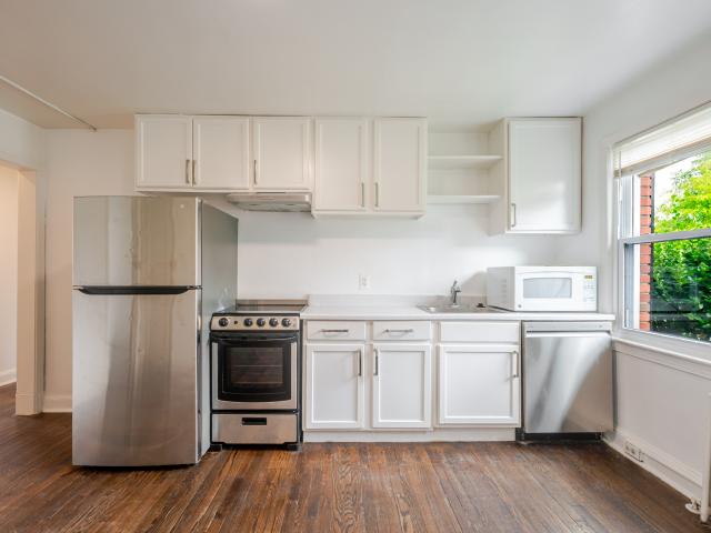 3 BR, 1 BA Apartment 2425 E St NE, Washington, DC 20002