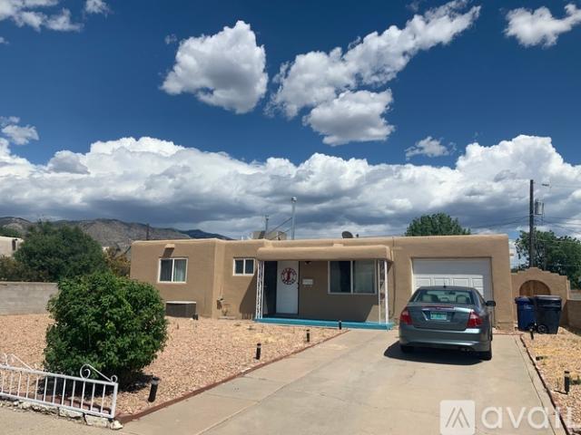 2 BR, 1 BA Apartment 2428 Britt Street Northeast, Albuquerque, NM 87112