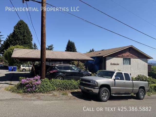 2 BR, 1 BA Apartment 2509 61st St SE, Everett, WA 98203