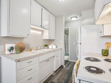 2 BR, 1 BA Apartment 2520 County Road F East Unit 4040_001, Saint Paul, MN 55110