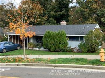 2 BR, 1 BA Apartment 2528 23rd Ave S, Seattle, WA 98144