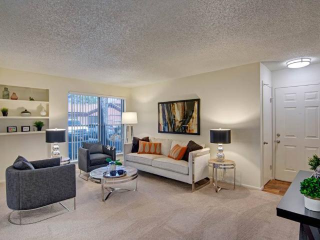 2 BR, 1 BA Apartment 2529 West Cactus Road Unit 3009, Phoenix, AZ 85029
