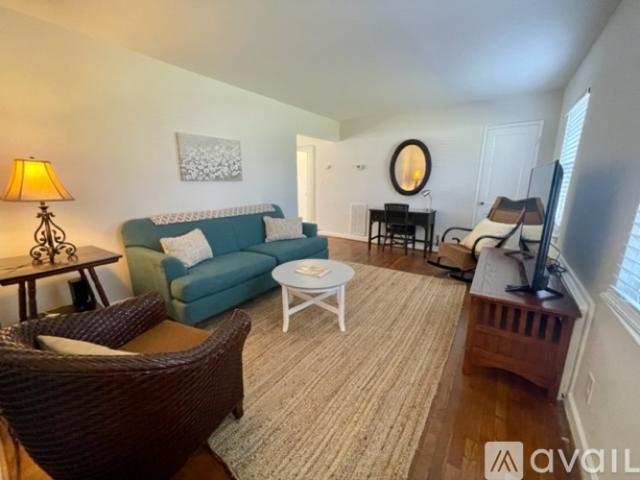 2 BR, 1 BA Apartment 2533 Miller Park Circle, Unit B, Winston Salem, NC 27103