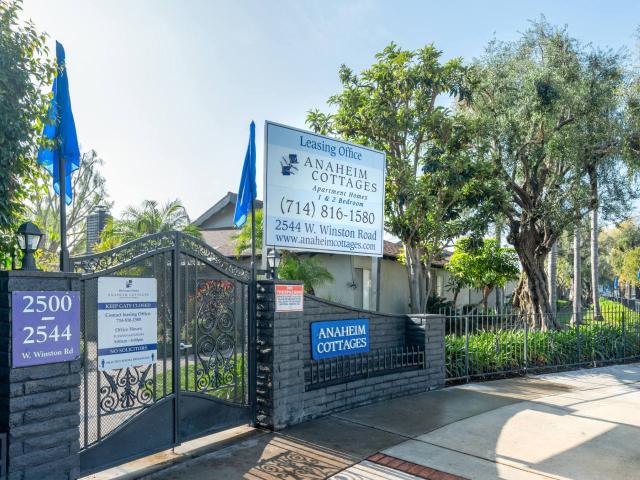 2 BR, 1 BA Apartment 2544 W Winston Rd Unit C1, Anaheim, CA 92804