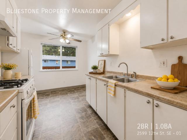 2 BR, 1 BA Apartment 2599 12th St. SE, Salem, OR 97302