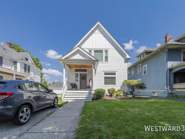 2 BR, 1 BA Apartment 25 S 6th Ave, LaGrange, IL 60525