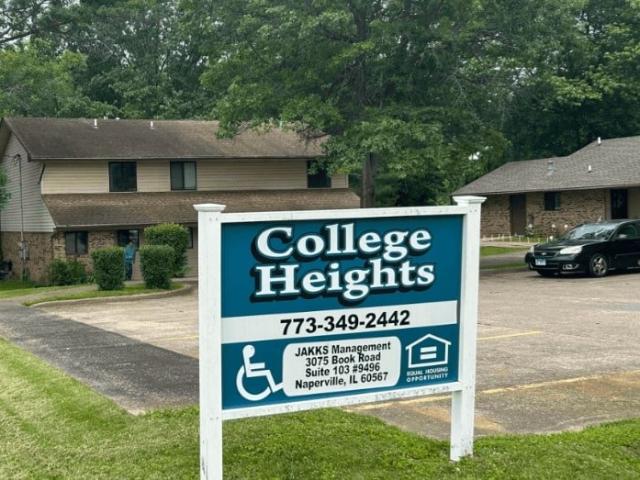 2 BR, 1 BA Apartment 2601 Upchurch Street, Eldorado, IL 62930