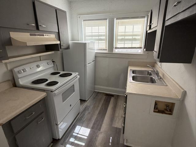 2 BR, 1 BA Apartment 2603 Spring Garden St, Greensboro, NC 27403