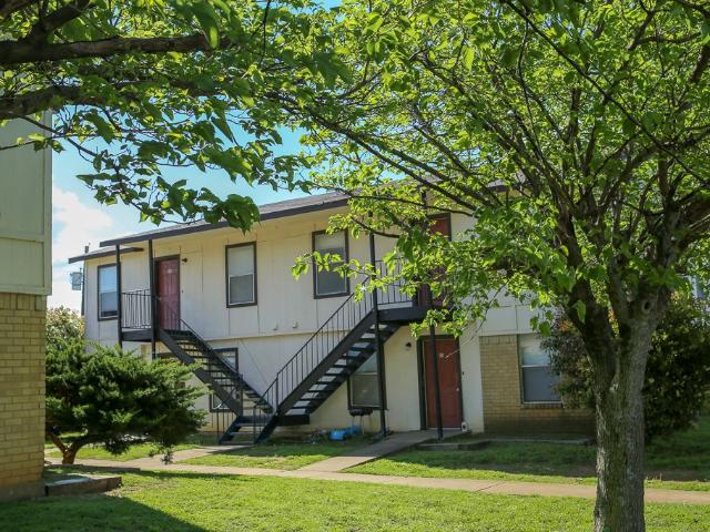 2 BR, 1 BA Apartment 2609 E Hwy 82, Gainesville, TX 76240