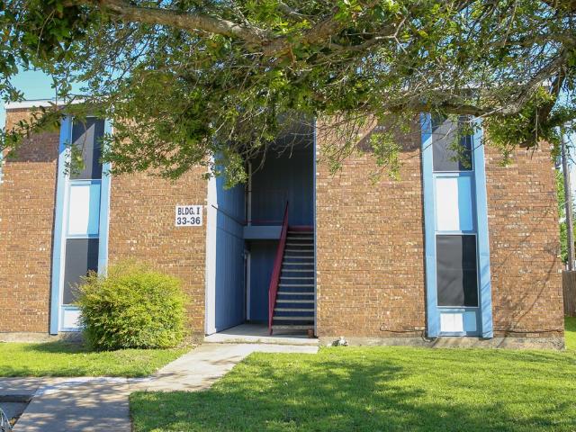 2 BR, 1 BA Apartment 2617 E Hwy 82, Gainesville, TX 76240
