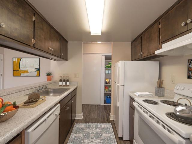 2 BR, 1 BA Apartment 2633 Fulton Ave Unit 001 F2, Sacramento, CA 95821
