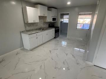 2 BR, 1 BA Apartment 268 Northeast 41st Street, Oakland Park, FL 33334