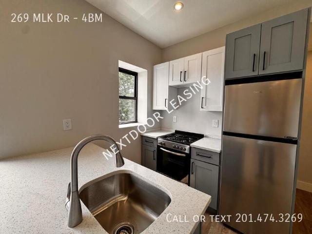2 BR, 1 BA Apartment 269 MLK Dr, Jersey City, NJ 07305