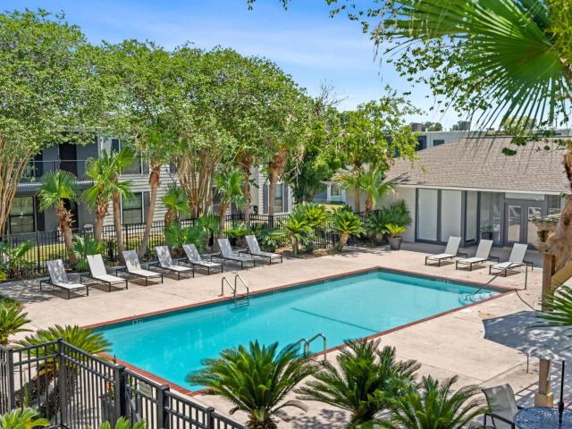 2 BR, 1 BA Apartment 2700 Ernest St Unit 413, Lake Charles, LA 70601