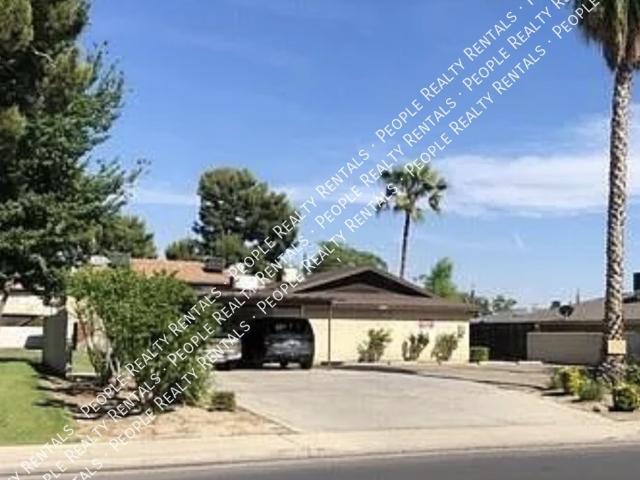 2 BR, 1 BA Apartment 2714 S Real Rd, Bakersfield, CA 93309