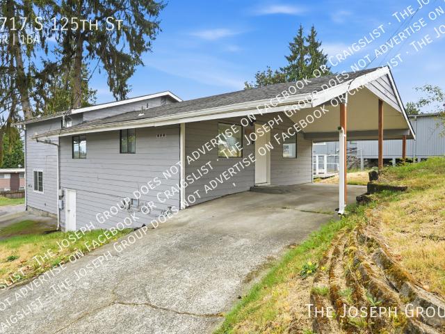 2 BR, 1 BA Apartment 2717 S 125th St, Seattle, WA 98168