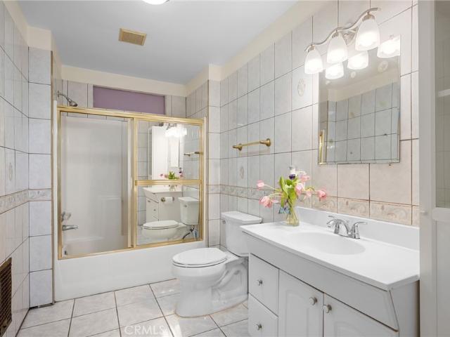2 BR, 1 BA Apartment 2728 Mayfield Avenue, La Crescenta, CA 91214