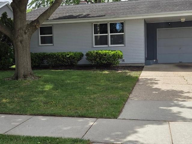 2 BR, 1 BA Apartment 2731 Kellogg Ave, Unit 1, Janesville, WI 53546