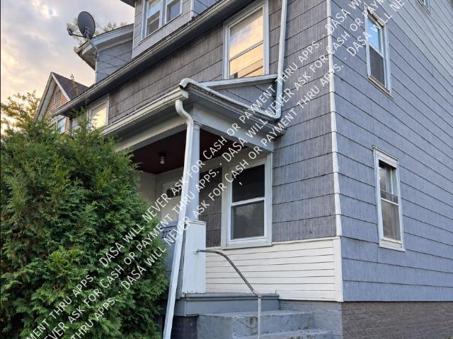 2 BR, 1 BA Apartment 277 279 Reynolds St, Rochester, NY 14608