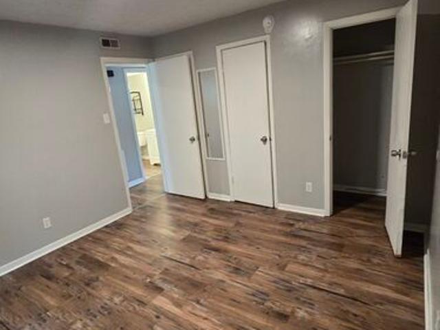 2 BR, 1 BA Apartment 2810 Daybreak Way, Unit 8, Strawberry Plains, TN 37871