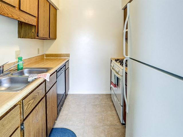 2 BR, 1 BA Apartment 2810 Winchester Drive Unit 00411, Valparaiso, IN 46383