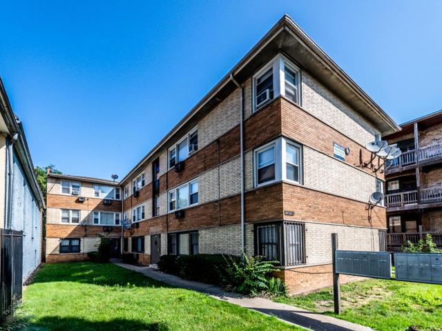 2 BR, 1 BA Apartment 2826 East 76th Place Unit 2826 2A, Chicago, IL 60649