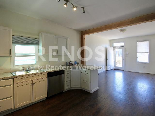 2 BR, 1 BA Apartment 2828 Stout St, Denver, CO 80205