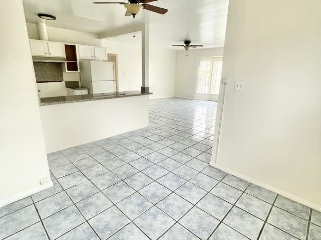 2 BR, 1 BA Apartment 2838 W Vernon Ave, Los Angeles, CA 90008