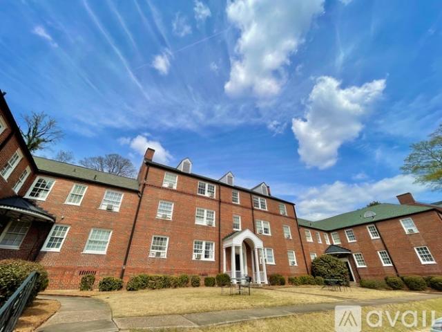 2 BR, 1 BA Apartment 2844 Thornhill Rd, Unit 42A, Mountain Brook, AL 35213