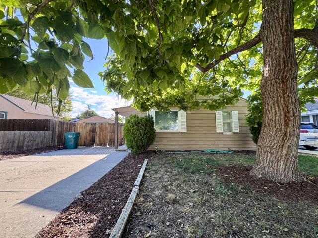 2 BR, 1 BA Apartment 2869 S Cherokee St, Englewood, CO 80110