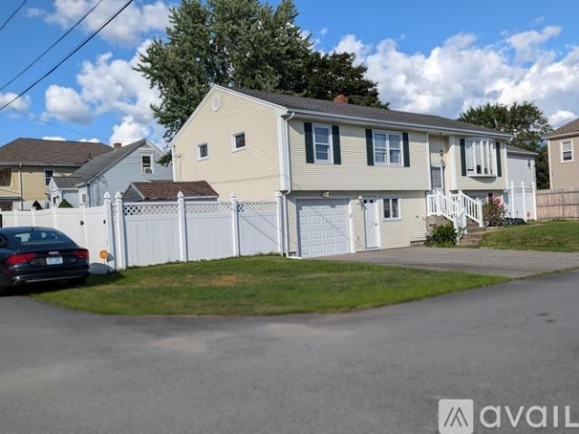 2 BR, 1 BA Apartment 28 Halsey Street, Unit 28B, North Providence, RI 02911