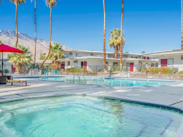 2 BR, 1 BA Apartment 2900 East Ramon Road Unit 23, Palm Springs, CA 92264