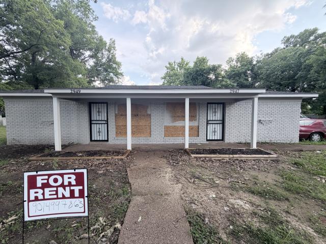 2 BR, 1 BA Apartment 2947 Carnes Ave, Memphis, TN 38111