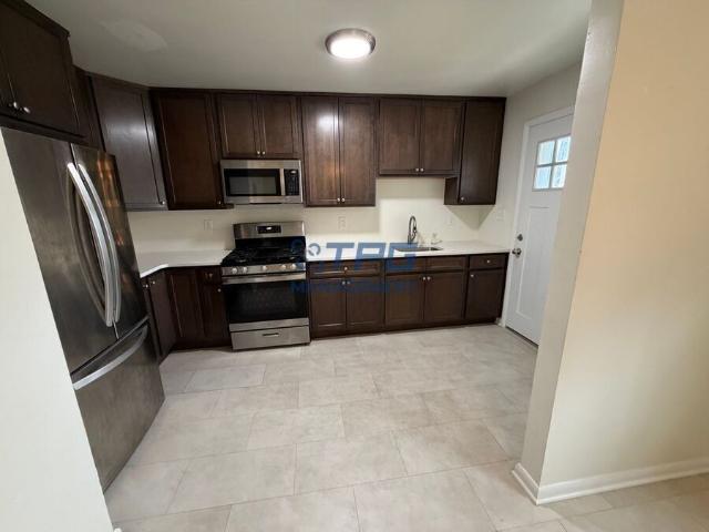 2 BR, 1 BA Apartment 294 Central Ave, Edison, NJ 08817