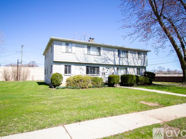 2 BR, 1 BA Apartment 2954 Carskaddon Ave, Unit #3, Toledo, OH 43606
