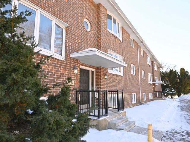 2 BR, 1 BA Apartment 2985 Wildwood Drive, Dubuque, IA 52001
