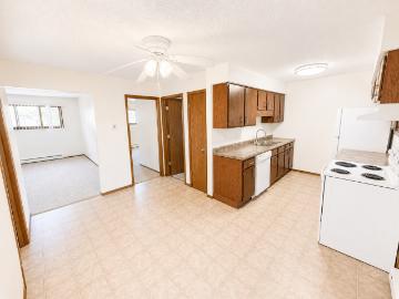 2 BR, 1 BA Apartment 2995 Wildwood Drive, Dubuque, IA 52001