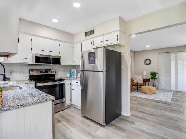 2 BR, 1 BA Apartment 2001 Glenridge Way Unit 30, Winter Park, FL 32792