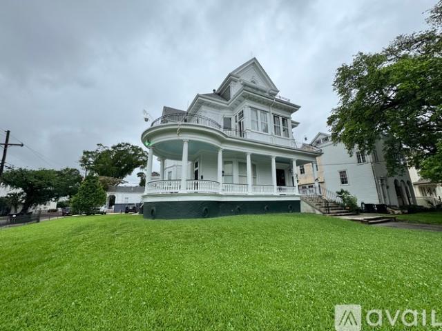 2 BR, 1 BA Apartment 2006 Milan St, Unit P, New Orleans, LA 70115
