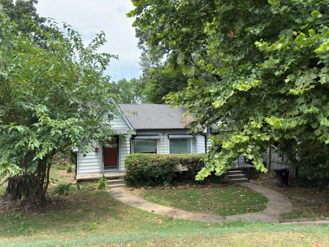 2 BR, 1 BA Apartment 2009 S. Q Street, Fort Smith, AR 72901