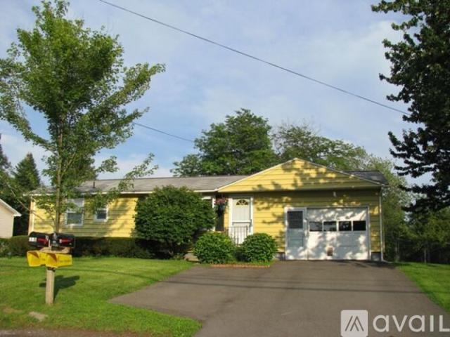 2 BR, 1 BA Apartment 200 Hamilton Rd, Syracuse, NY 13212
