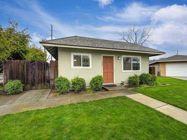 2 BR, 1 BA Apartment 2012 Burlton Court Unit 1606W, Modesto, CA 95355