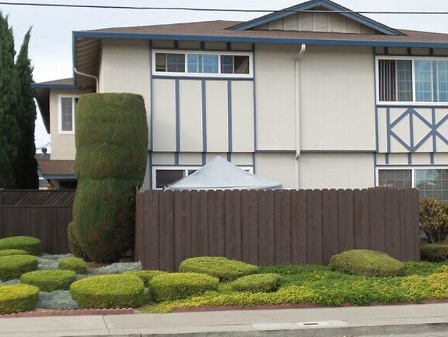 2 BR, 1 BA Apartment 2015 Quebec Ave, Unit C, San Leandro, CA 94579