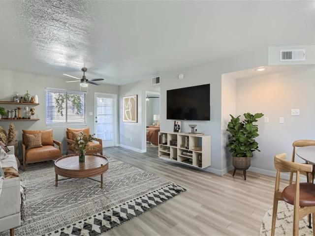 2 BR, 1 BA Apartment 2015 W Cactus Road Unit 190, Phoenix, AZ 85029