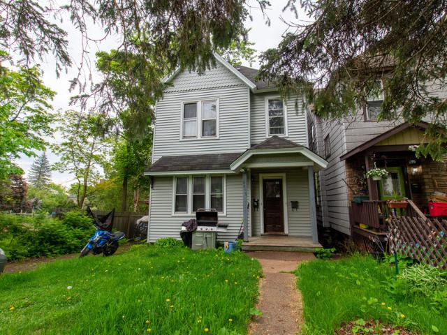 2 BR, 1 BA Apartment 2016 E 1st St, Duluth, MN 55812