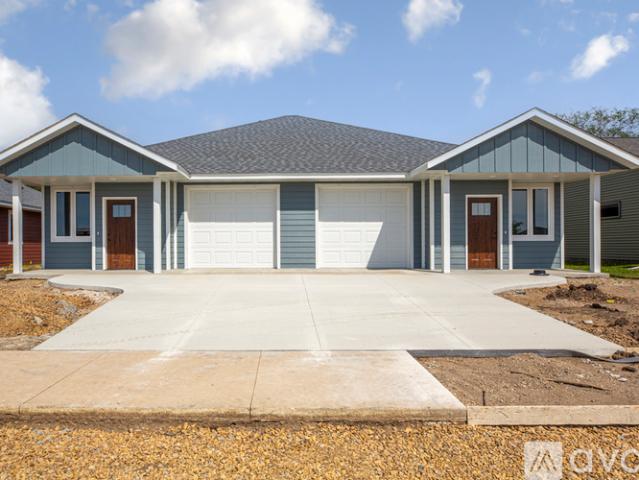 2 BR, 1 BA Apartment 2019 Essler Dr, Unit A&B, Saint Peter, MN 56082