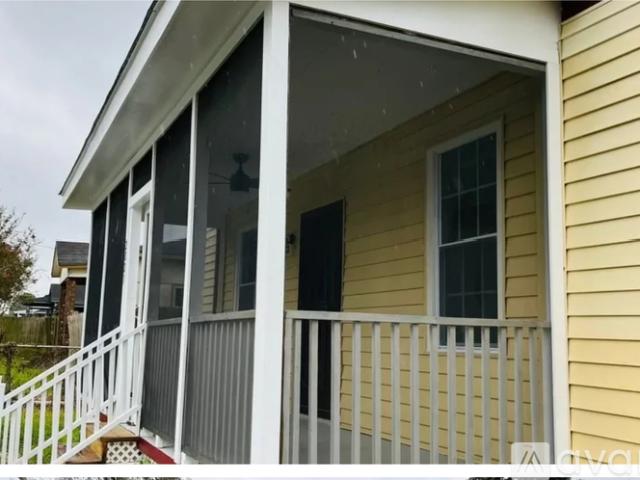 2 BR, 1 BA Apartment 2021 Hudson St, Savannah, GA 31415