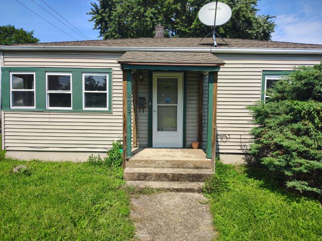 2 BR, 1 BA Apartment 2027 Sharon Ave, Rockford, IL 61103