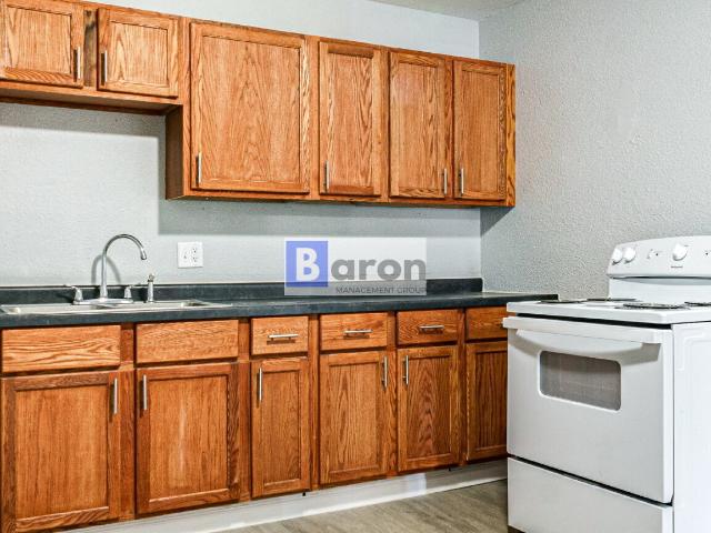 2 BR, 1 BA Apartment 202 E Calvert St B, South Bend, IN 46613