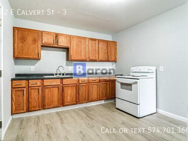 2 BR, 1 BA Apartment 202 E Calvert St, South Bend, IN 46613